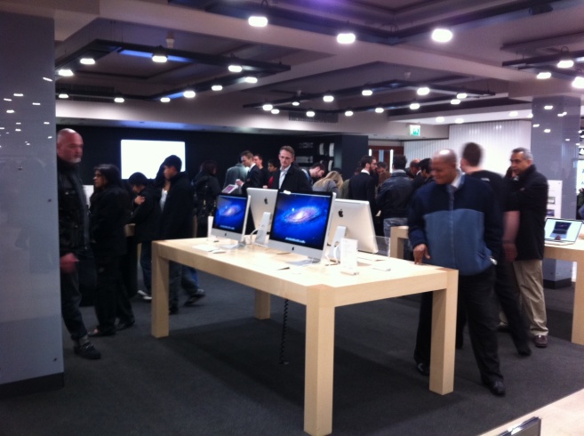 apples-london-harrods-retail-store